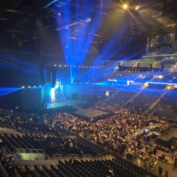 Uber Arena, section: 406, row: 1, seat: 10