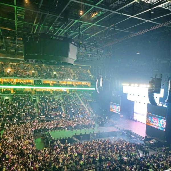 Uber Arena, section: 418, row: 1, seat: 6
