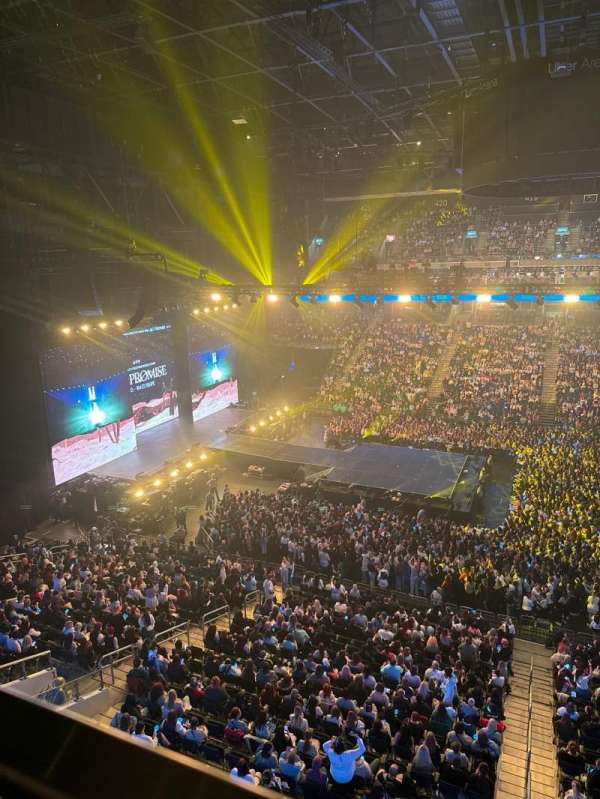Uber Arena, section: 403, row: 1, seat: 17