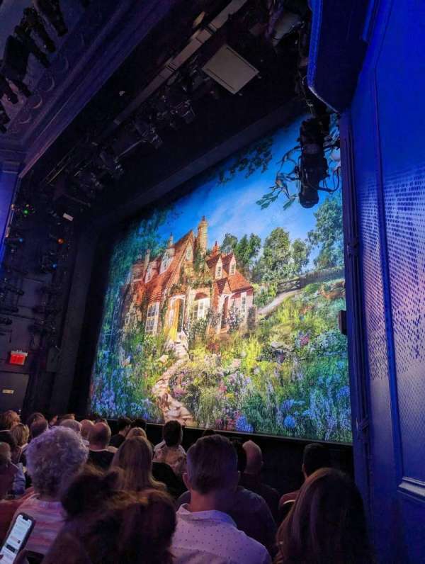 Hayes Theater, section: Orchestra R, row: G, seat: 12