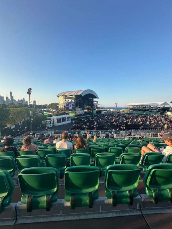 Huntington Bank Pavilion at Northerly Island, section: 313, row: V, seat: 8
