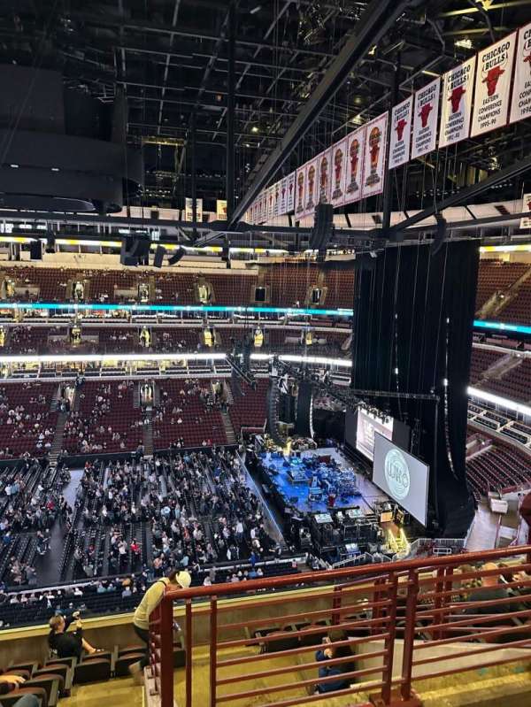 United Center, section: 334, row: 10, seat: 2