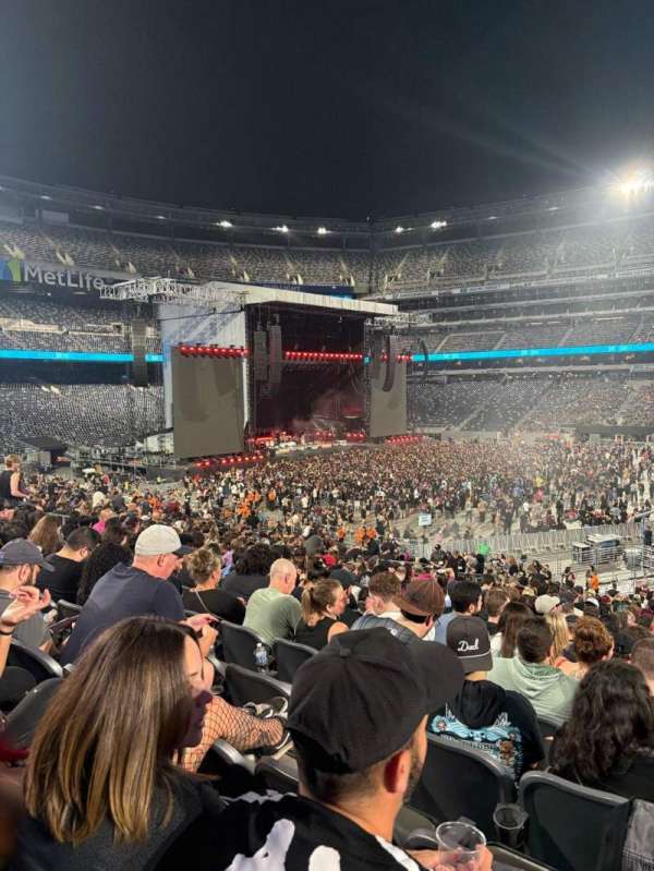 MetLife Stadium, section: 137, row: 31, seat: 9