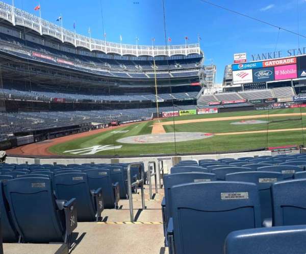 Yankee Stadium, section: 017B, row: 9, seat: 9