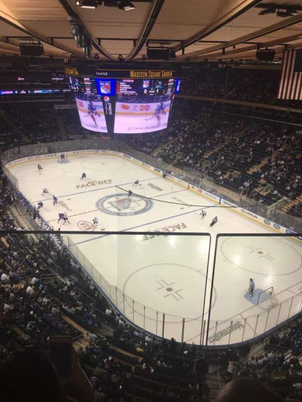 Madison Square Garden, section: 318, row: 1, seat: 9