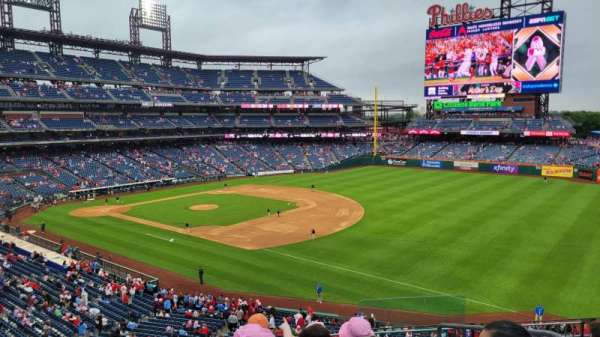 Citizens Bank Park, section: 210, row: 6, seat: 3
