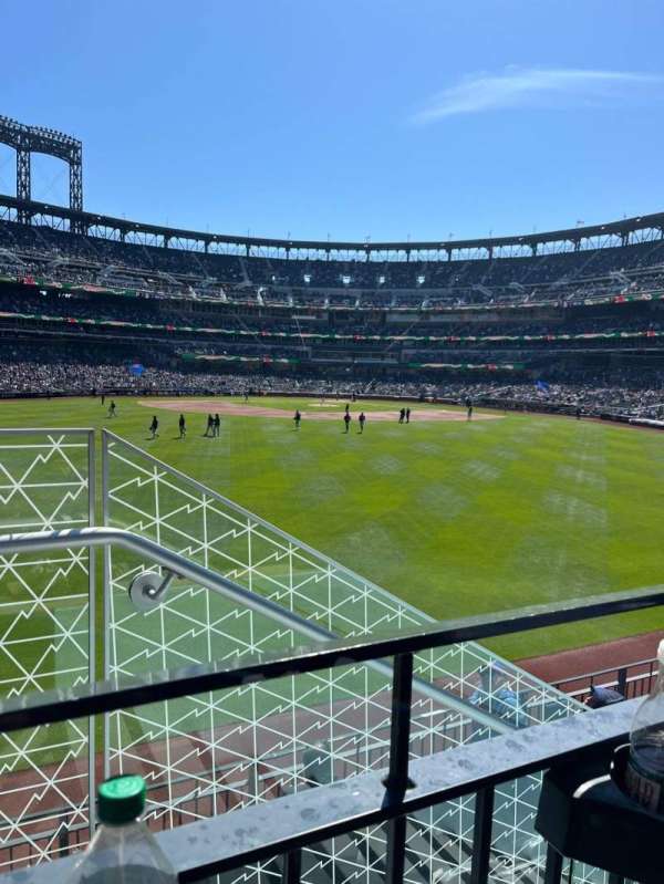Citi Field, section: 139, row: 1, seat: 10