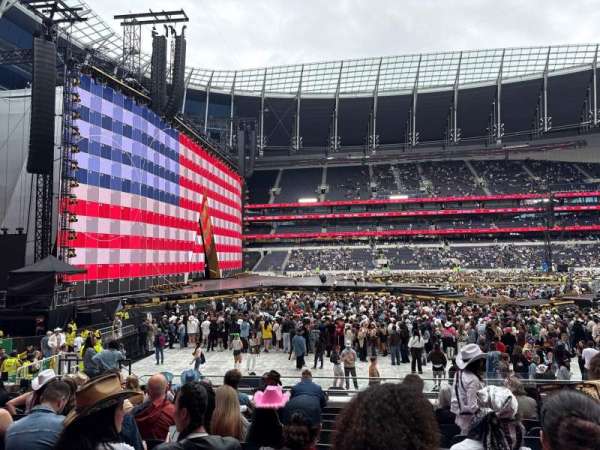 Tottenham Hotspur Stadium, section: 105, row: 12, seat: 138