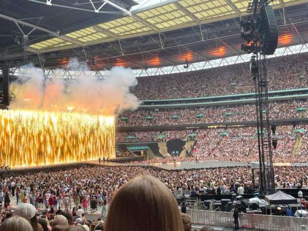 Wembley Stadium, section: 122, row: 26, seat: 319