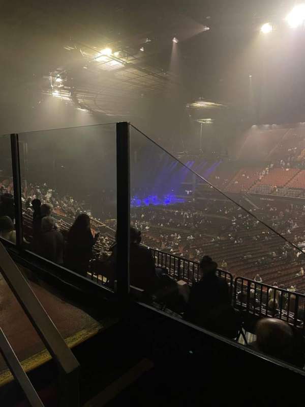 Kia Forum, section: 231, row: 2, seat: 3