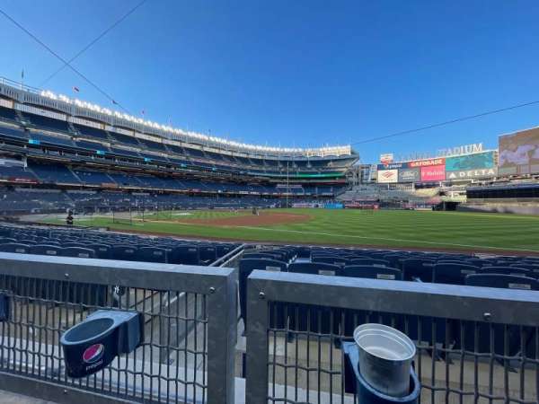 Yankee Stadium, section: 113, row: 1, seat: 10