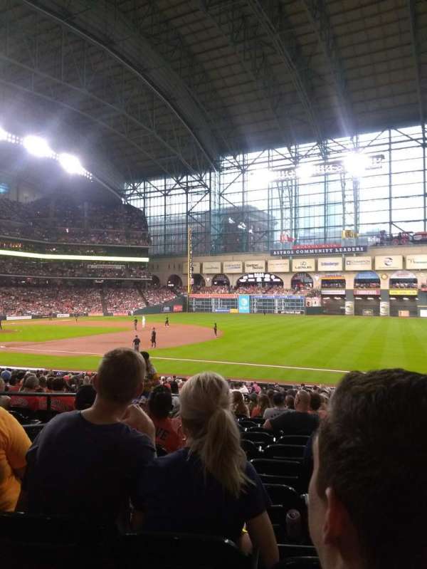 Daikin Park, section: 129, row: 26, seat: 5
