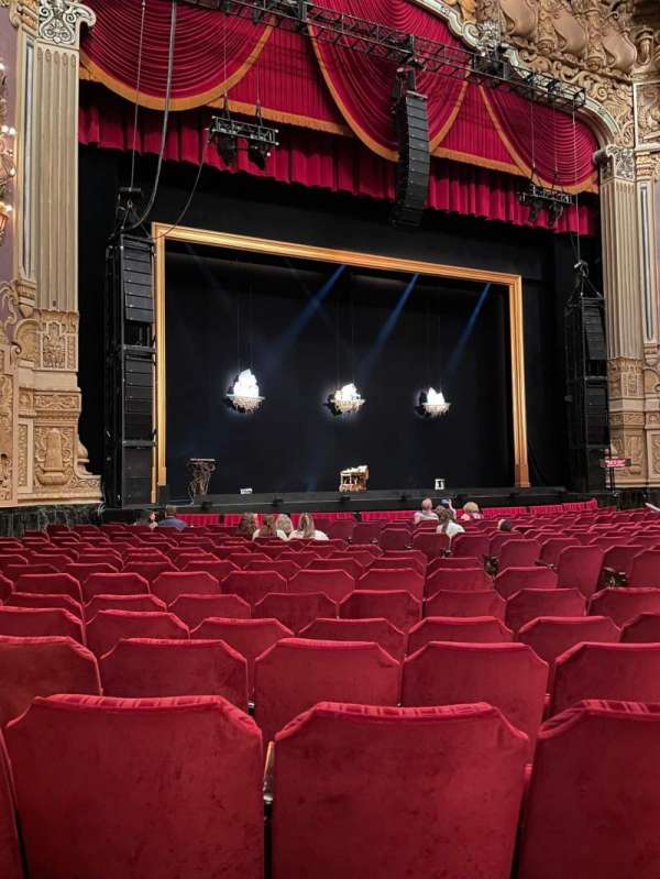 James M. Nederlander Theatre, section: Orchestra L, row: R, seat: 15