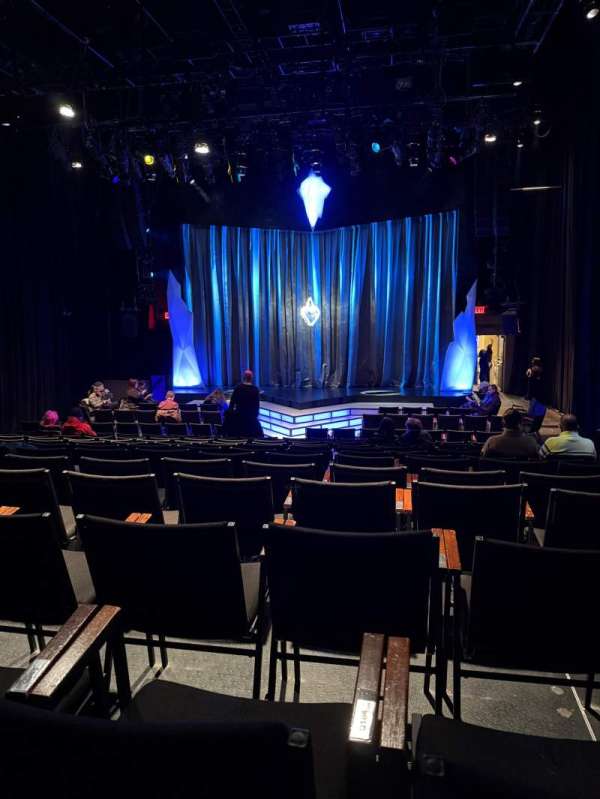 Daryl Roth Theatre, section: Orchestra, row: R, seat: 104