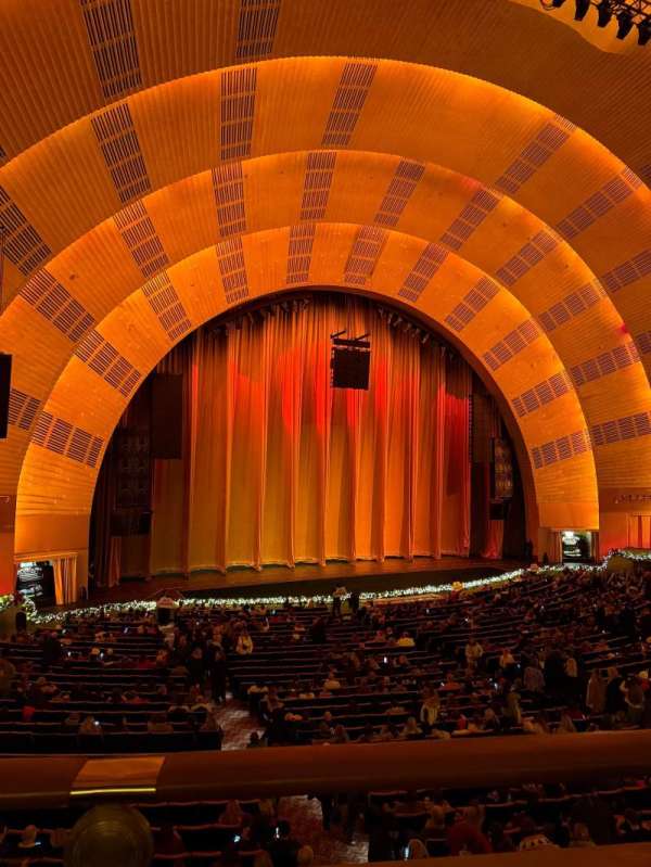 Radio City Music Hall, section: 1st Mezzanine 6, row: A, seat: 610