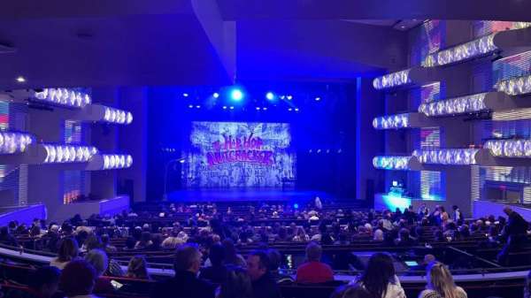 Muriel Kauffman Theatre, section: Parterre LC, row: FF, seat: 114