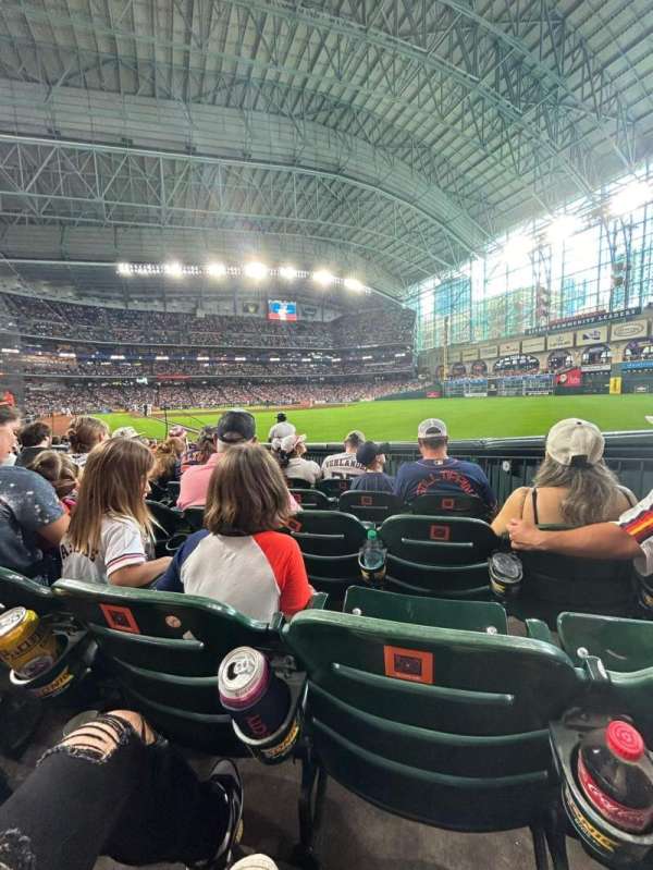 Daikin Park, section: 133, row: 9, seat: 13