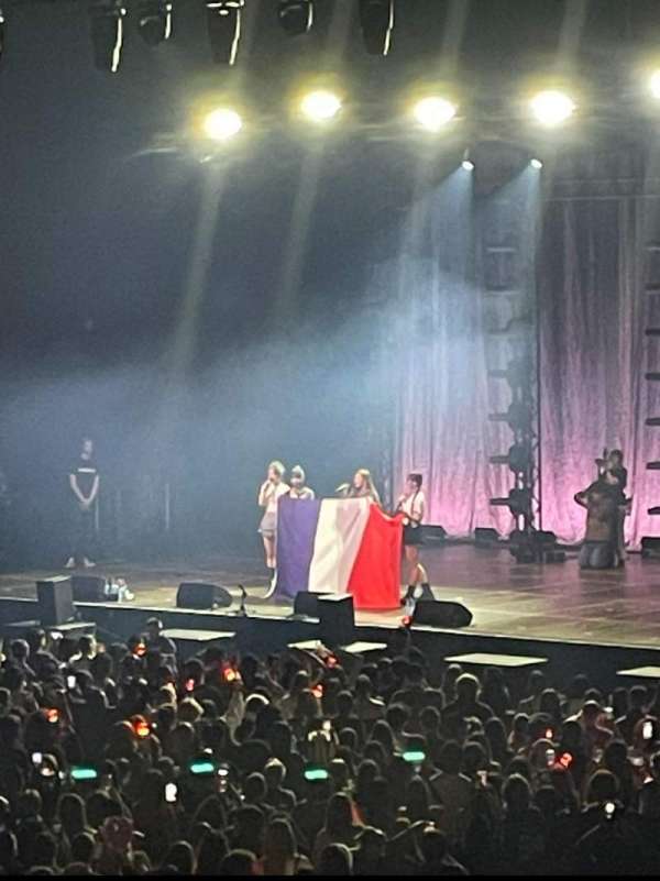 Zénith Paris, section: Q, row: 22, seat: 11,10