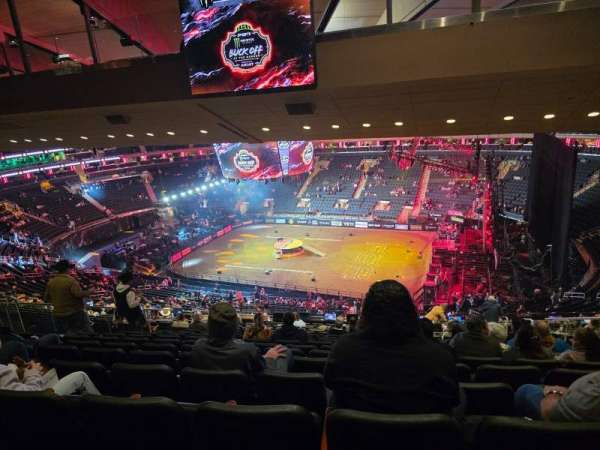 Madison Square Garden, section: 213, row: 17, seat: 16