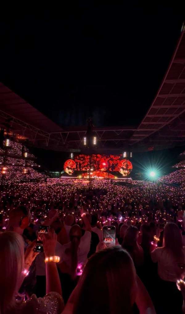 Wembley Stadium, section: 110, row: 25, seat: 220