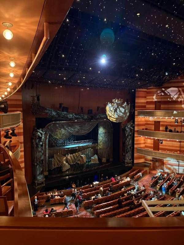 Eccles Theater, section: T2 Left, row: B, seat: 132