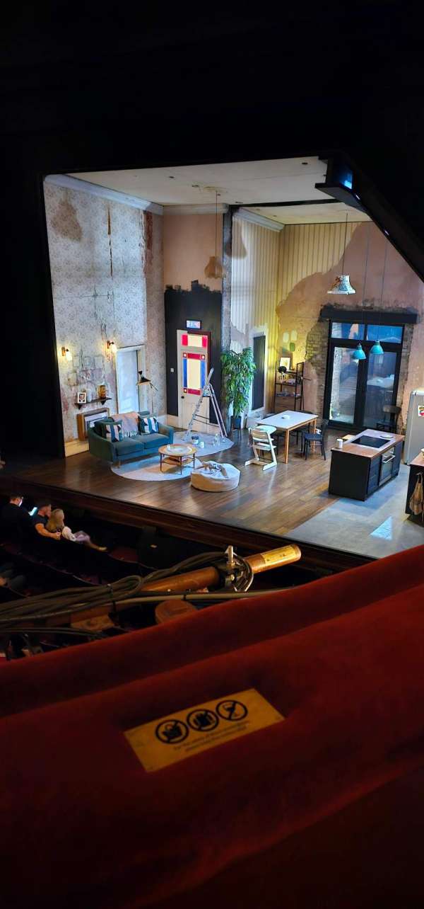 Apollo Theatre, section: Dress Circle, row: A, seat: 7