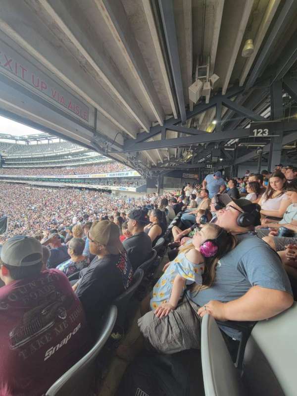 MetLife Stadium, section: 123, row: 44, seat: 25