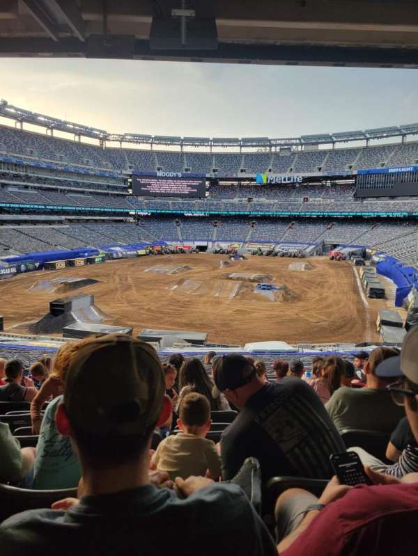 MetLife Stadium, section: 123, row: 44, seat: 24-25