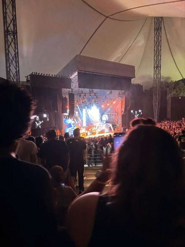 Shoreline Amphitheatre, section: 204, row: I, seat: 1