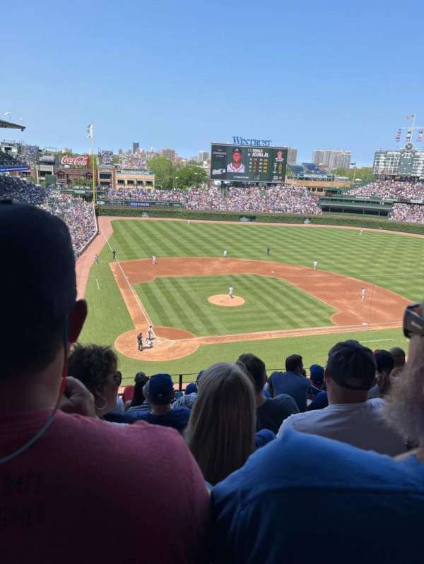 Wrigley Field, section: 321R, row: 9, seat: 1