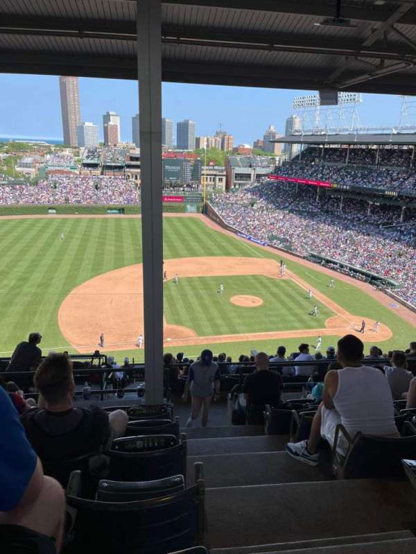 Wrigley Field, section: 410L, row: 7, seat: 23
