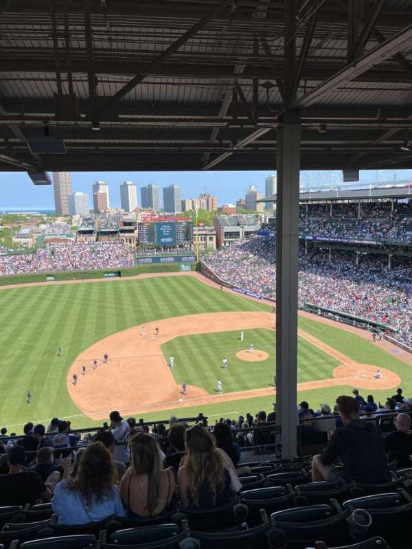 Wrigley Field, section: 410L, row: 8, seat: 18