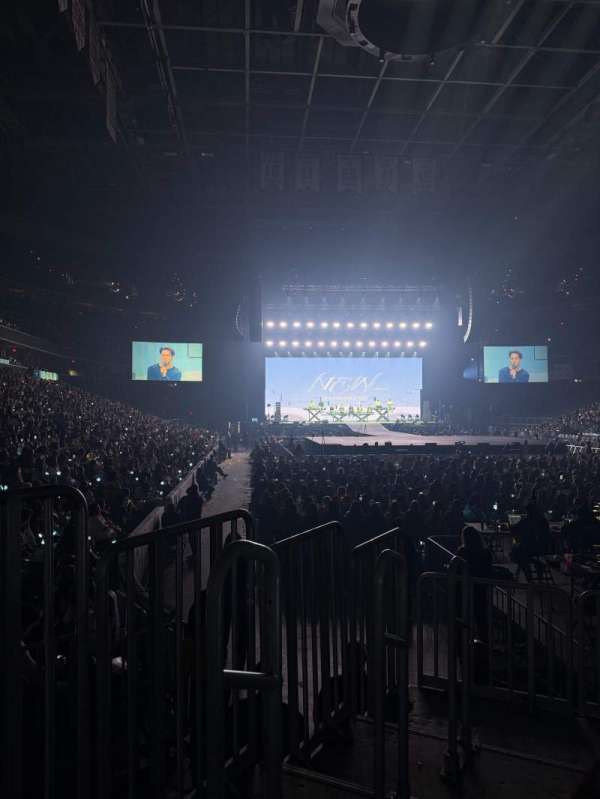 Capital One Arena, section: 104, row: E, seat: 4