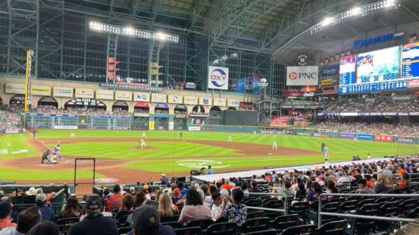 Daikin Park, section: 122, row: 23, seat: 6