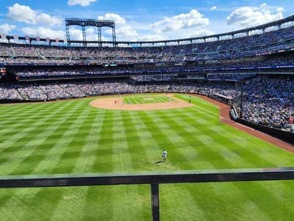 Citi Field, section: 335, row: 1, seat: 9