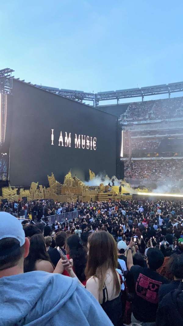 MetLife Stadium, section: 139, row: 14, seat: 17