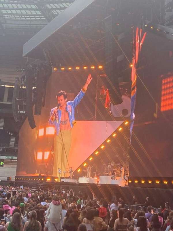Stade de France, section: H1, row: 03, seat: 05