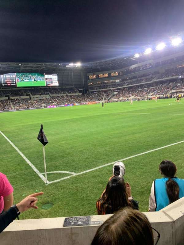 BMO Stadium, section: 107, row: B, seat: 6