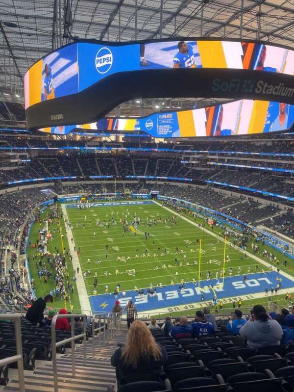 SoFi Stadium, section: 307, row: 17, seat: 24
