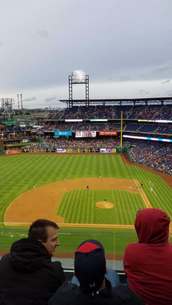 Citizens Bank Park, section: 425, row: 3, seat: 20