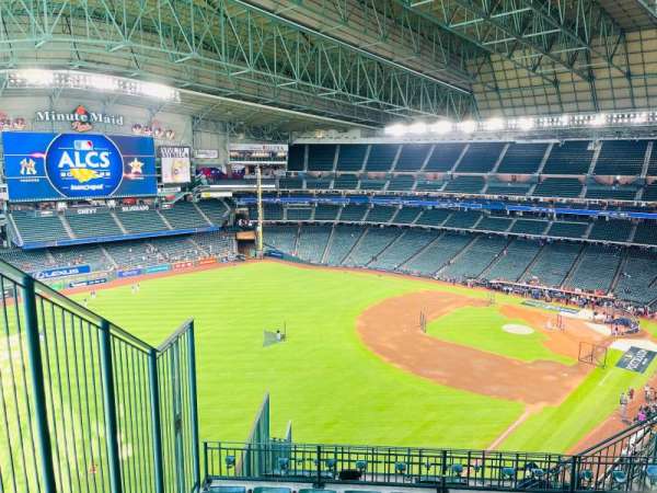 Daikin Park, section: 405, row: 7, seat: 4
