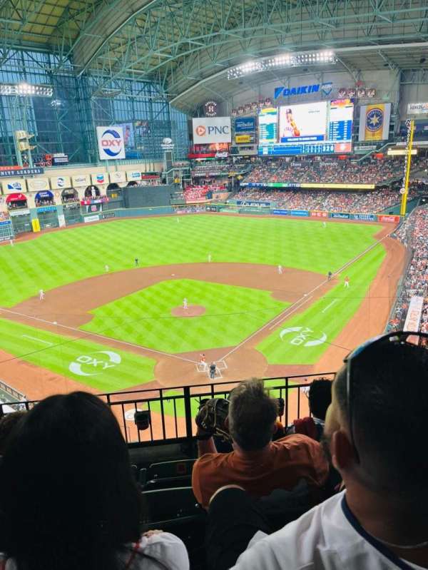 Daikin Park, section: 318, row: 4, seat: 11