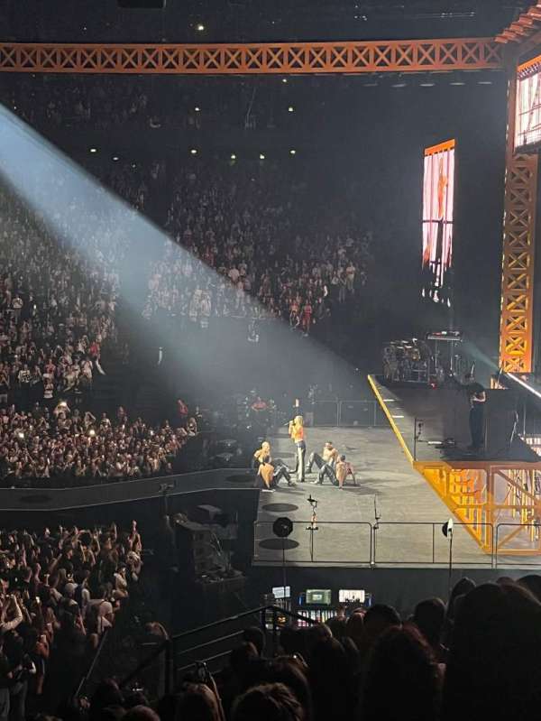 Accor Arena, section: Gradin G, row: 09, seat: 17