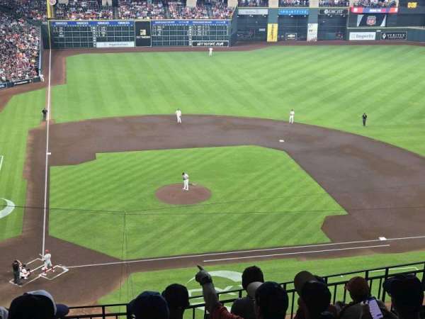 Daikin Park, section: 323, row: 6, seat: 10