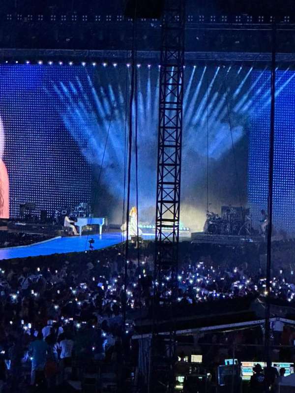 Hard Rock Stadium, section: 126, row: 28, seat: 16