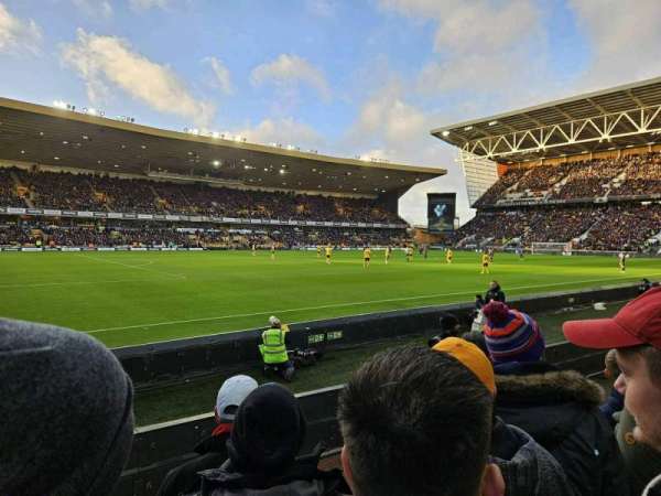 Molineux Stadium, section: JL9, row: D, seat: 256