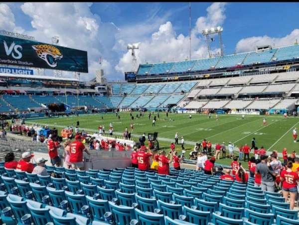 EverBank Stadium, section: 133, row: R, seat: 1