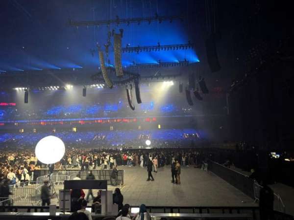 Paris La Défense Arena, row: 10, seat: 40