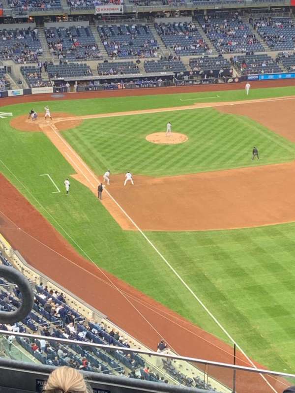 Yankee Stadium, section: 409, row: 8, seat: 13