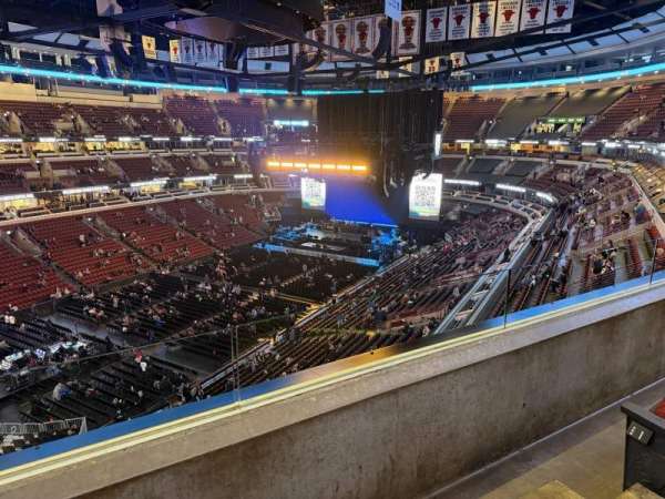 United Center, section: 305, row: 2, seat: 2